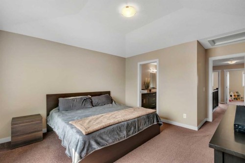 360 Marquis Heights Se, Calgary, AB - Indoor Photo Showing Bedroom