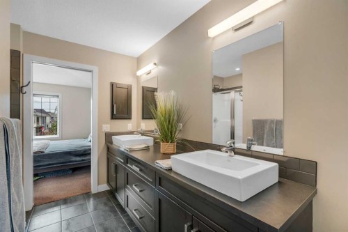 360 Marquis Heights Se, Calgary, AB - Indoor Photo Showing Bathroom