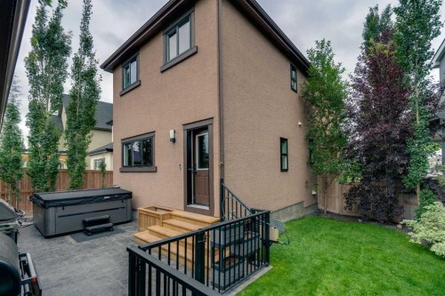 360 Marquis Heights Se, Calgary, AB - Outdoor With Exterior