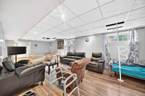 55 Pineland Close Ne, Calgary, AB 