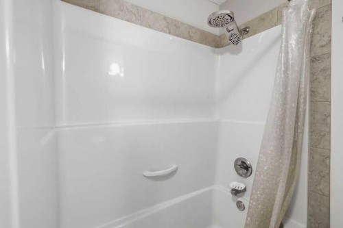 218 Cranford Se, Calgary, AB - Indoor Photo Showing Bathroom