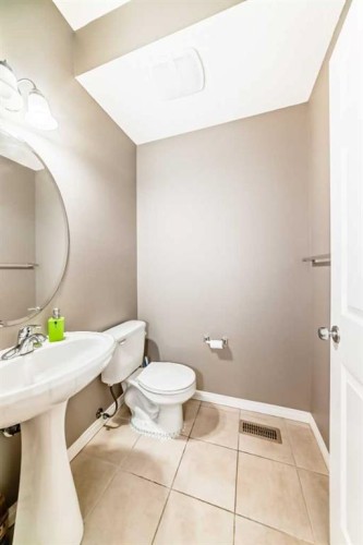 2092 Reunion Boulevard Nw, Airdrie, AB - Indoor Photo Showing Bathroom