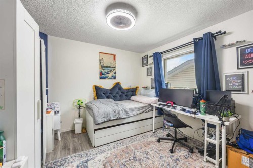 58 Citadel Crest Circle Nw, Calgary, AB - Indoor Photo Showing Bedroom