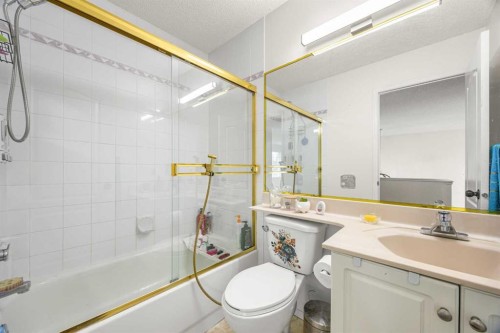 58 Citadel Crest Circle Nw, Calgary, AB - Indoor Photo Showing Bathroom