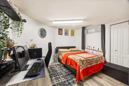58 Citadel Crest Circle Nw, Calgary, AB - Indoor Photo Showing Bedroom