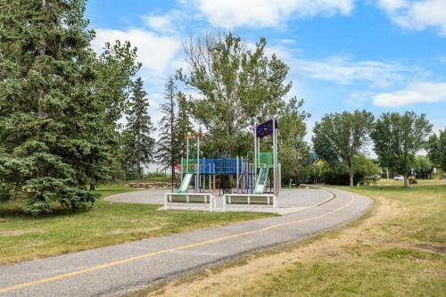 58 Citadel Crest Circle Nw, Calgary, AB - Outdoor