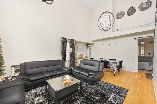 58 Citadel Crest Circle Nw, Calgary, AB - Indoor Photo Showing Living Room