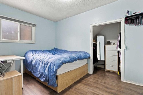 235 20 Avenue Ne, Calgary, AB - Indoor Photo Showing Bedroom