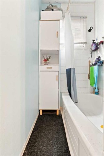 235 20 Avenue Ne, Calgary, AB - Indoor