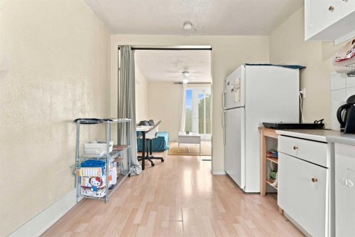 235 20 Avenue Ne, Calgary, AB - Indoor