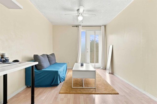 235 20 Avenue Ne, Calgary, AB - Indoor Photo Showing Other Room