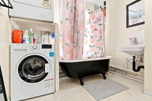235 20 Avenue Ne, Calgary, AB - Indoor Photo Showing Laundry Room