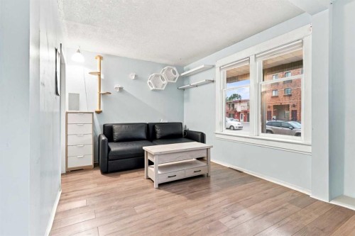 235 20 Avenue Ne, Calgary, AB - Indoor