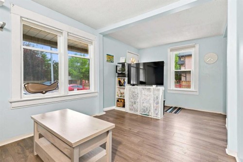 235 20 Avenue Ne, Calgary, AB - Indoor