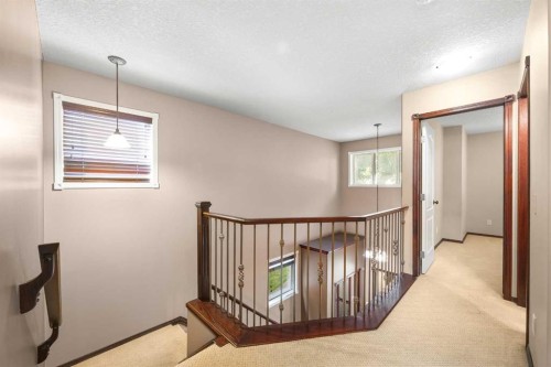 3906 2 Street Nw, Calgary, AB - Indoor Photo Showing Other Room