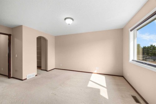 3906 2 Street Nw, Calgary, AB - Indoor Photo Showing Other Room