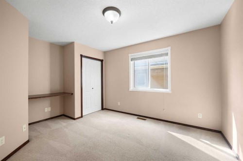 3906 2 Street Nw, Calgary, AB - Indoor Photo Showing Other Room