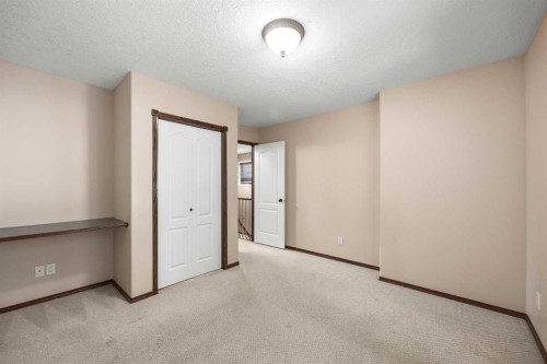 3906 2 Street Nw, Calgary, AB - Indoor Photo Showing Other Room