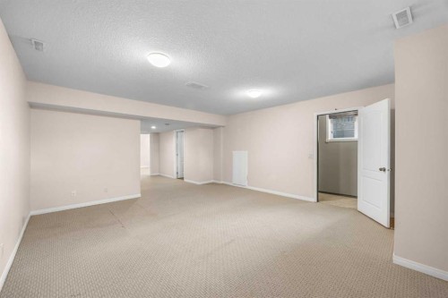 3906 2 Street Nw, Calgary, AB - Indoor Photo Showing Other Room