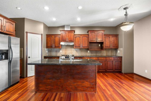3906 2 Street Nw, Calgary, AB - Indoor Photo Showing Kitchen