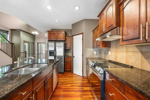 3906 2 Street Nw, Calgary, AB - Indoor Photo Showing Kitchen With Stainless Steel Kitchen With Double Sink
