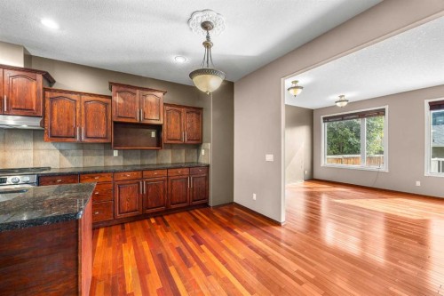 3906 2 Street Nw, Calgary, AB - Indoor Photo Showing Kitchen