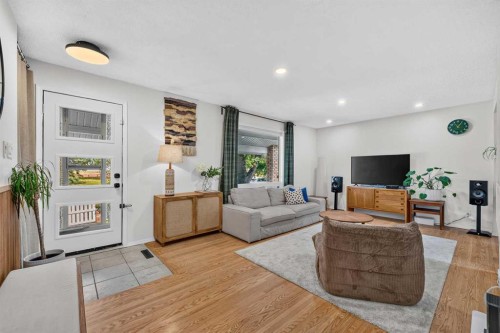 632 Foritana Road Se, Calgary, AB - Indoor Photo Showing Other Room