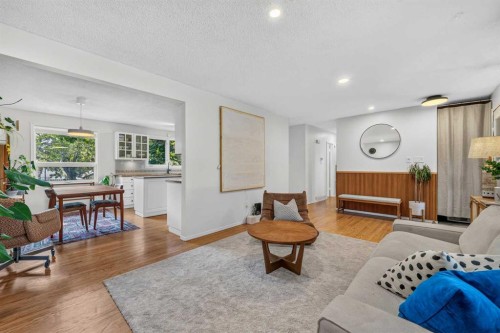 632 Foritana Road Se, Calgary, AB - Indoor Photo Showing Living Room
