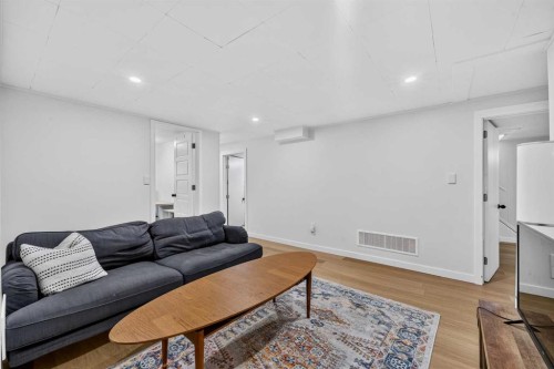 632 Foritana Road Se, Calgary, AB - Indoor Photo Showing Living Room