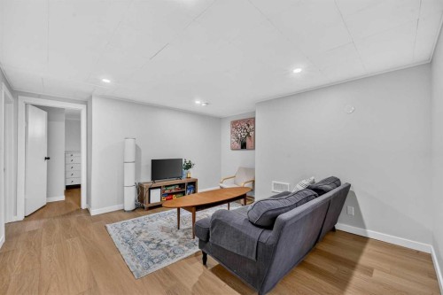 632 Foritana Road Se, Calgary, AB - Indoor