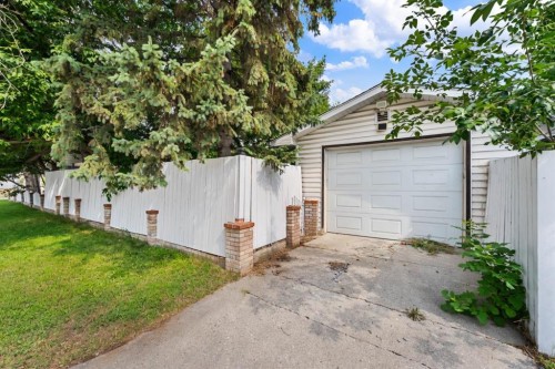 632 Foritana Road Se, Calgary, AB - Outdoor