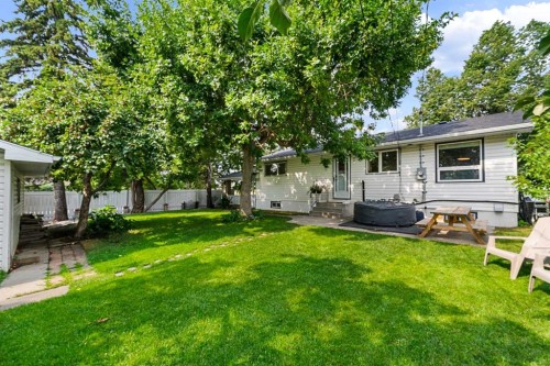 632 Foritana Road Se, Calgary, AB - Outdoor