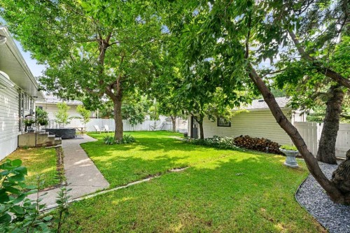 632 Foritana Road Se, Calgary, AB - Outdoor