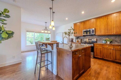 1835 Evergreen Drive Sw, Calgary, AB - Indoor Photo Showing Kitchen