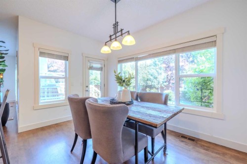 1835 Evergreen Drive Sw, Calgary, AB - Indoor Photo Showing Dining Room