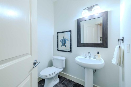 1835 Evergreen Drive Sw, Calgary, AB - Indoor Photo Showing Bathroom