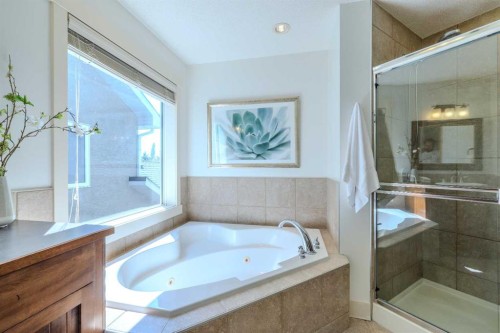 1835 Evergreen Drive Sw, Calgary, AB - Indoor Photo Showing Bathroom