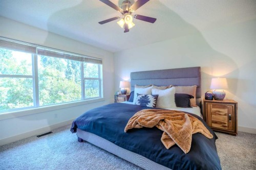 1835 Evergreen Drive Sw, Calgary, AB - Indoor Photo Showing Bedroom