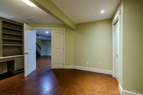 1835 Evergreen Drive Sw, Calgary, AB - Indoor Photo Showing Other Room