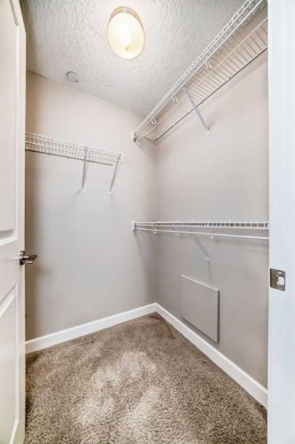 206-488 7 Avenue Ne, Calgary, AB - Indoor With Storage
