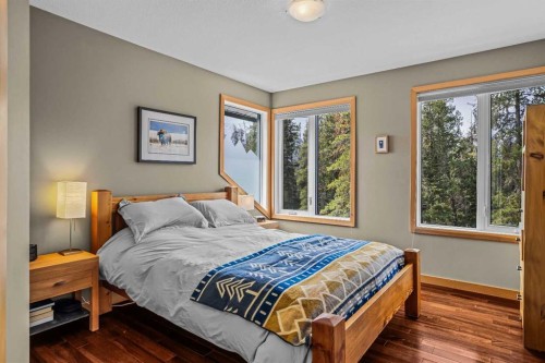13-242 Benchlands Terrace, Canmore, AB - Indoor Photo Showing Bedroom