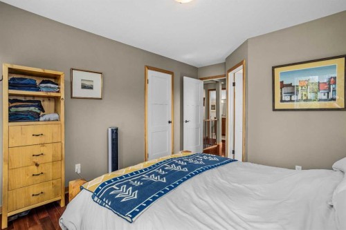 13-242 Benchlands Terrace, Canmore, AB - Indoor Photo Showing Bedroom