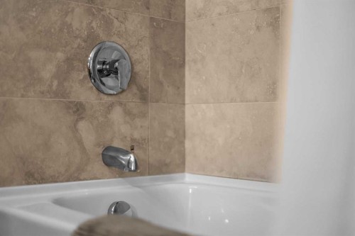 13-242 Benchlands Terrace, Canmore, AB - Indoor Photo Showing Bathroom