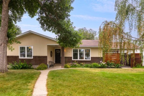 313 11 Avenue SW High River, AB T1V 1A6