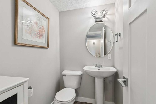 110S-203 Lynnview Road Se, Calgary, AB - Indoor Photo Showing Bathroom