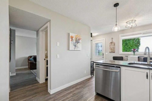 110S-203 Lynnview Road Se, Calgary, AB - Indoor Photo Showing Kitchen
