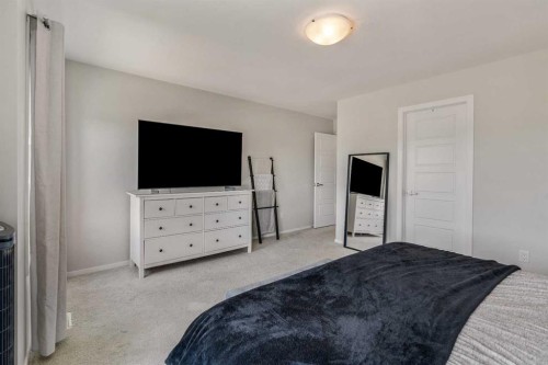 159 Pacific Landing West, Lethbridge, AB - Indoor Photo Showing Bedroom