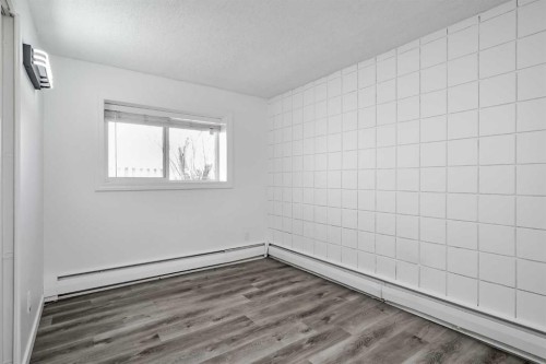 113-6919 Elbow Drive Sw, Calgary, AB - Indoor Photo Showing Other Room