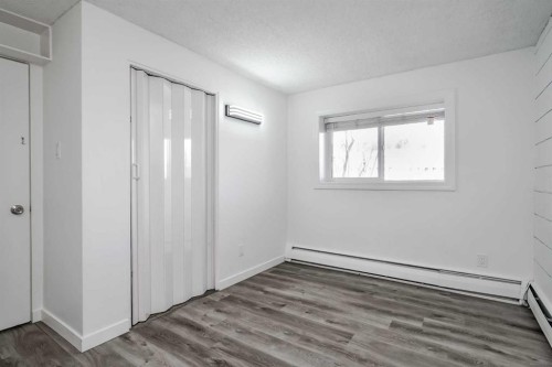 113-6919 Elbow Drive Sw, Calgary, AB - Indoor Photo Showing Other Room