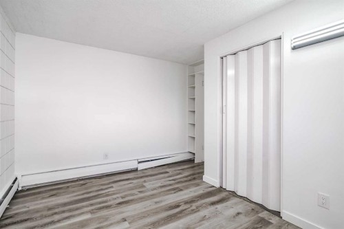 113-6919 Elbow Drive Sw, Calgary, AB - Indoor Photo Showing Other Room